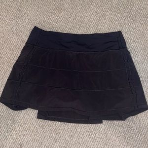 black lululemon pace rival skirt